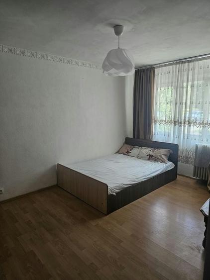 Apartament cu 2 camere în Craiovița Nouă
