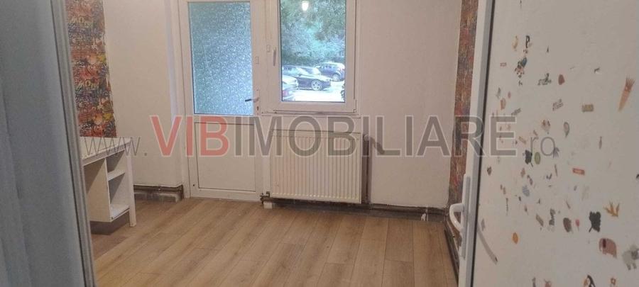 Apartament cu 3 camere decomandat în Lipovei