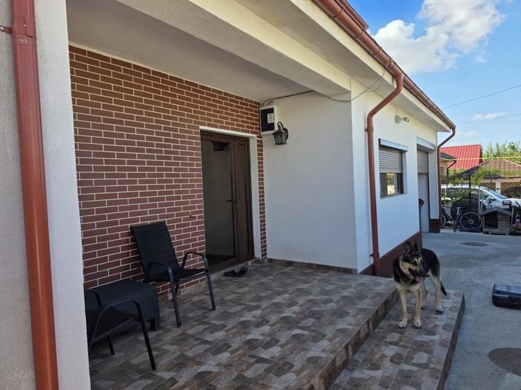 Casă individuală cu 4 camere cu Canalizare în Valu lui Traian
