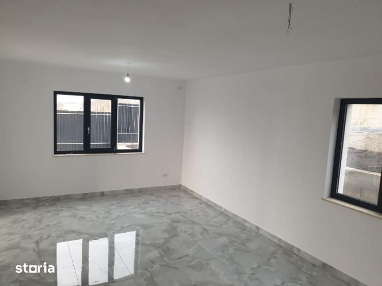 Casă cu 4 camere cu Teren 300 Mp în Valea Lupului