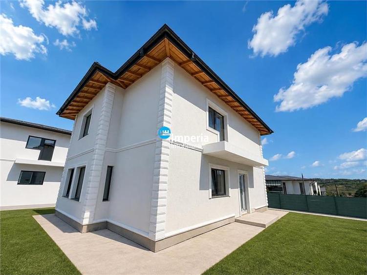 Casă individuală cu 5 camere cu Canalizare în Rediu