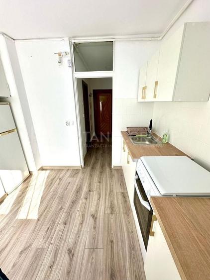 Garsonieră decomandată, mobilată în Răcădău