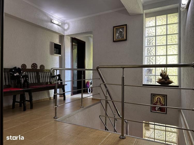 Casă cu 4 camere în Cheia