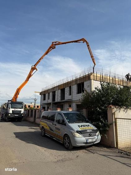 Casă cu 4 camere în Vânători
