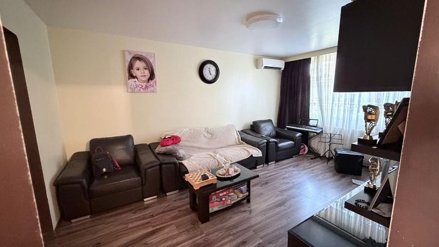 Apartament cu 4 camere decomandat în Baba Novac