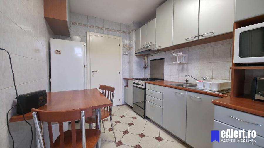Apartament cu 2 camere decomandat în P-ța Unirii