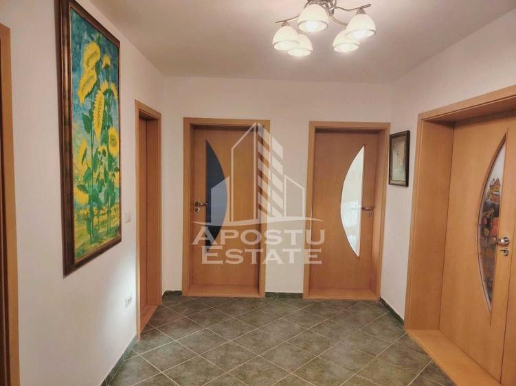 Apartament cu 3 camere decomandat, mobilat în P-ța Unirii