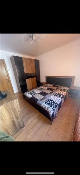 Apartament cu 3 camere decomandat în Teiul Doamnei