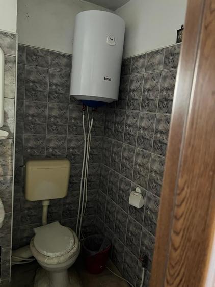Apartament 3 camere semidecomandat, Valea Călugărească – de renovat - 11