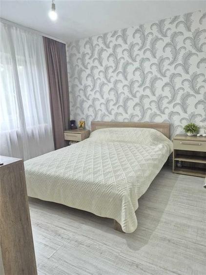 Apartament cu 3 camere decomandat în Nicolina