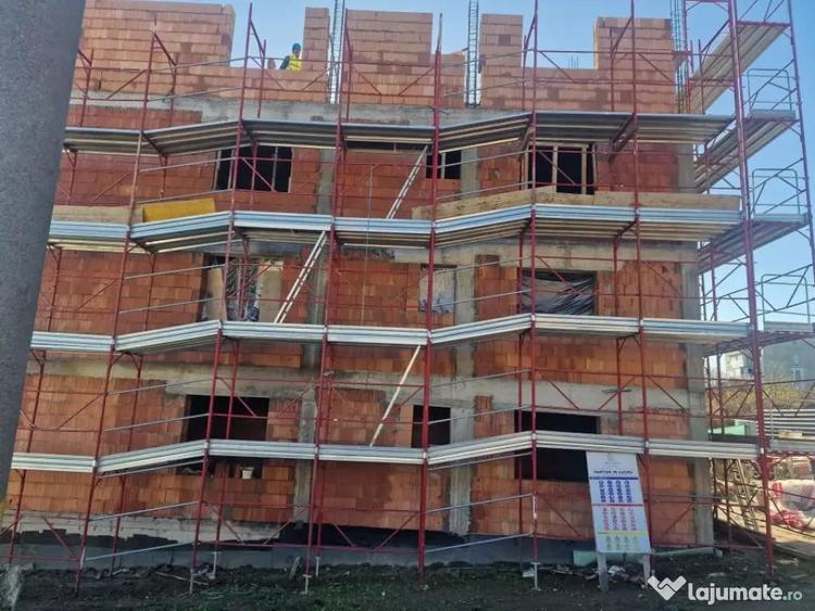 Apartament cu 2 camere decomandat în Smeura