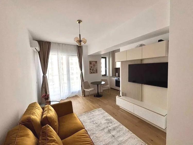 Apartament cu 2 camere semidecomandat, mobilat în Pipera