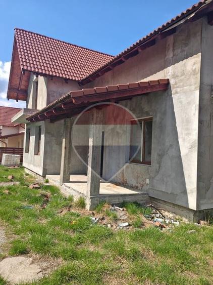 Casă individuală cu 5 camere cu Teren 570 Mp în Nord-Vest