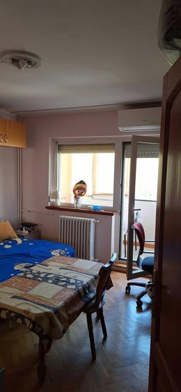 Apartament cu 3 camere decomandat în Rogerius