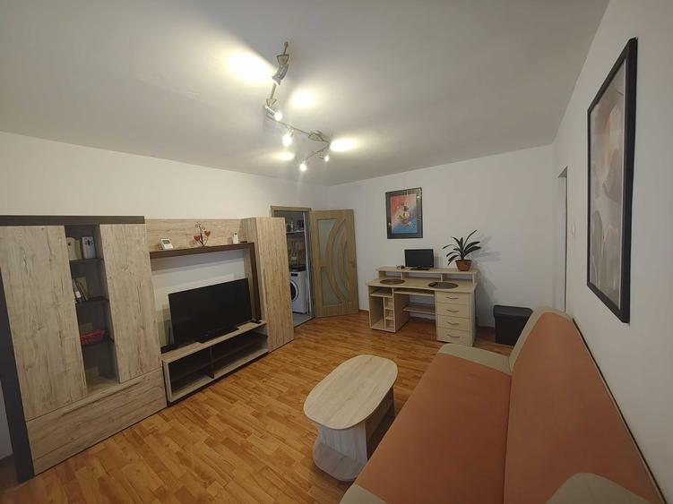 Inchiriere apartament cu 2 camere etajul 2 Zona Strand . - 6