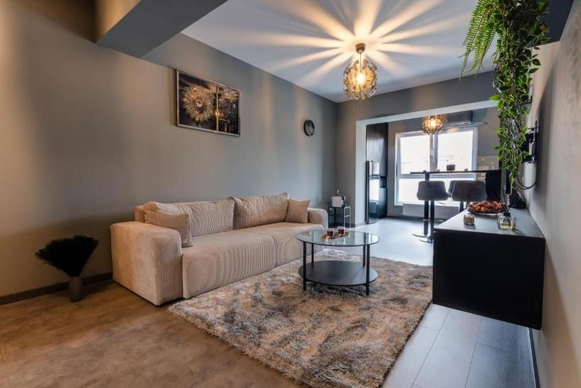 Apartament cu 2 camere decomandat, mobilat în Apărătorii Patriei