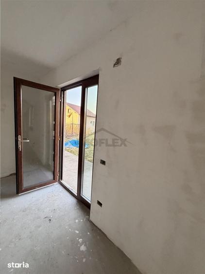 Casă cu 4 camere cu Teren 8400 Mp în Pătrăuți