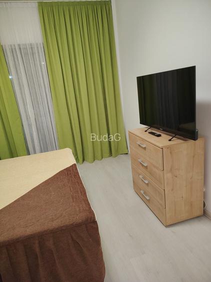 Inchiriez studio mare si modern