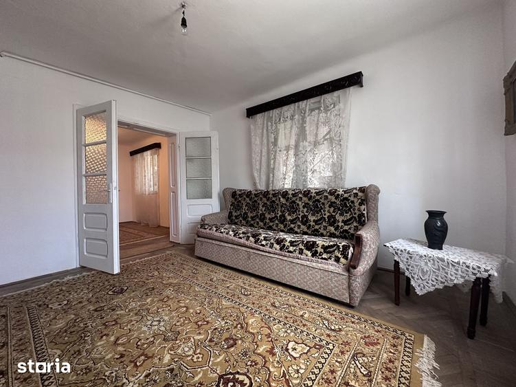Casă cu 6 camere cu Teren 441 Mp în Central