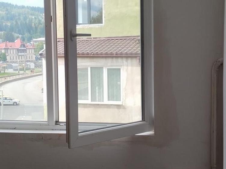 Apartament cu 2 camere semidecomandat în Ultracentral