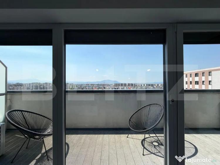 Apartament cu 4 camere semidecomandat în Tractorul