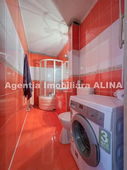 Apartament cu 3 camere decomandat în Astoria