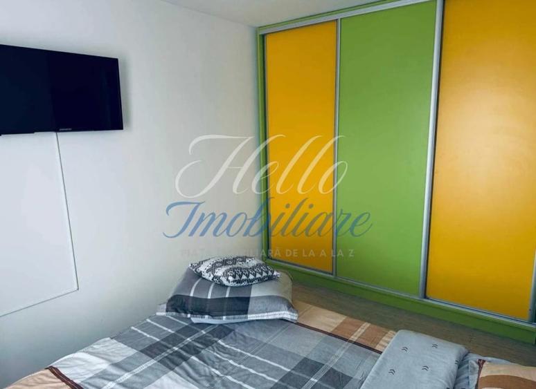 Apartament cu 3 camere semidecomandat în Florești