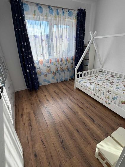 Apartament cu 3 camere decomandat în Florești