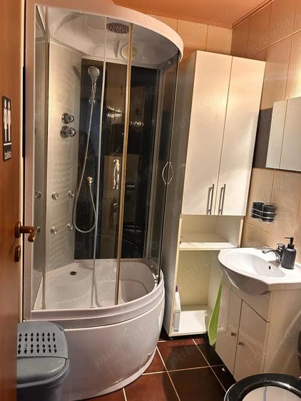 Apartament cu 3 camere decomandat în Micro 1