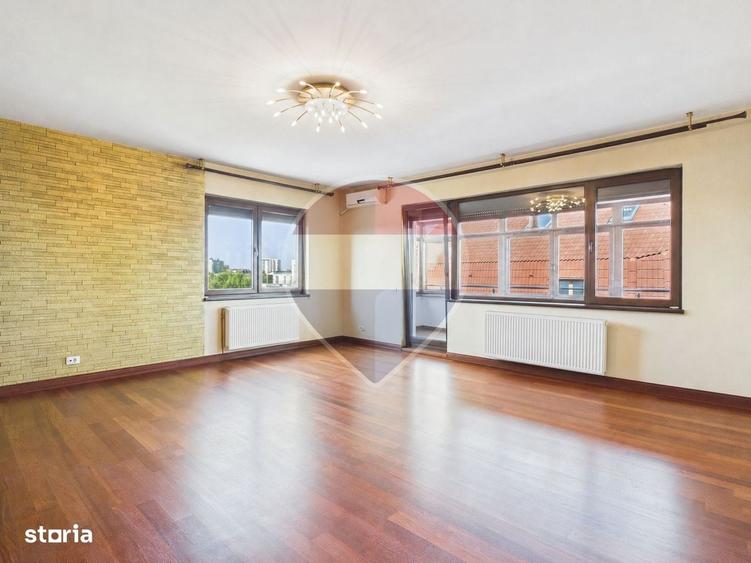 Apartament cu 4 camere în Sisești