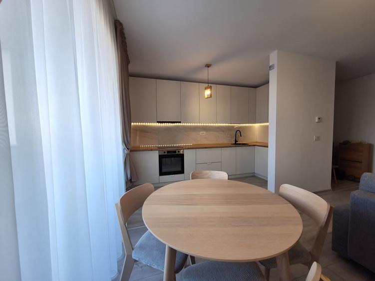 Apartament cu 2 camere decomandat, mobilat în Aradului