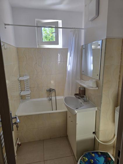 Inchiriez apartament 2 camere - 1