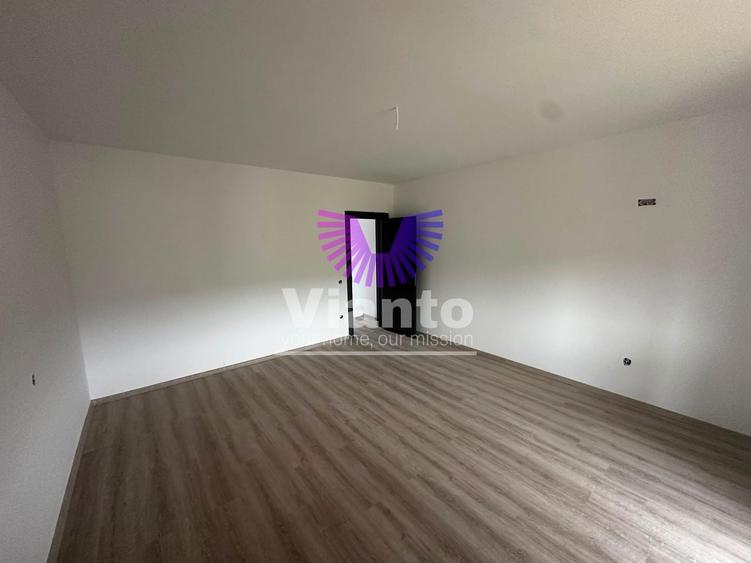 Duplex cu 5 camere cu Canalizare în Exterior Vest