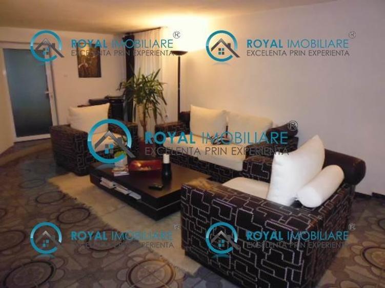 Casă individuală cu 9 camere cu Canalizare în Republicii