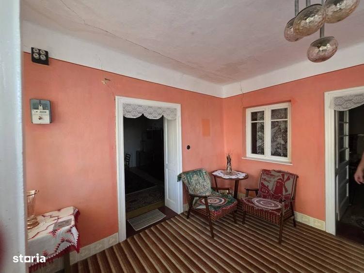 Casă cu 4 camere în Șișterea
