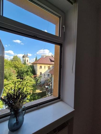 Apartament cu 3 camere semidecomandat în Eminescu