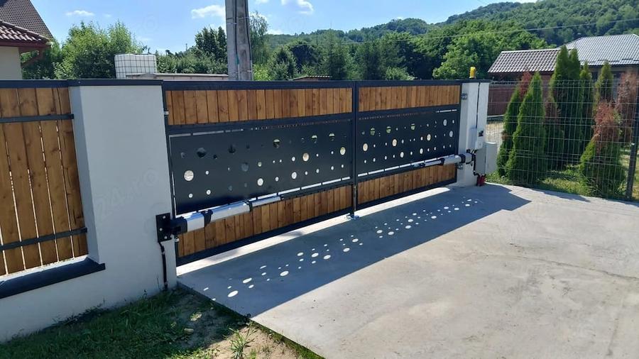 Casă cu Teren 600 Mp în Central