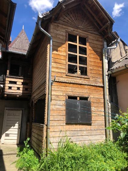 Casă individuală cu 5 camere cu Teren 350 Mp în Central