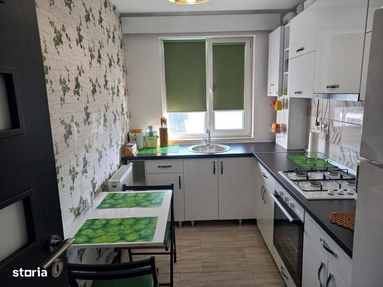 Apartament cu 3 camere în 1 Mai