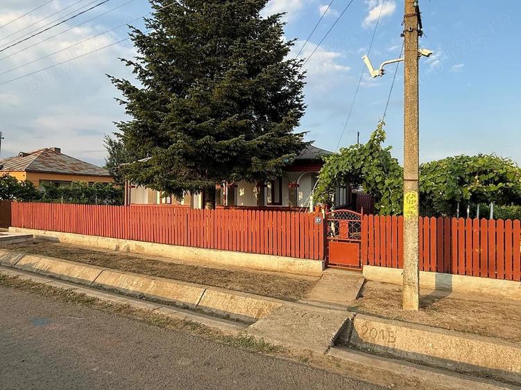 Casă cu 4 camere cu Teren 1700 Mp în Bărăganul