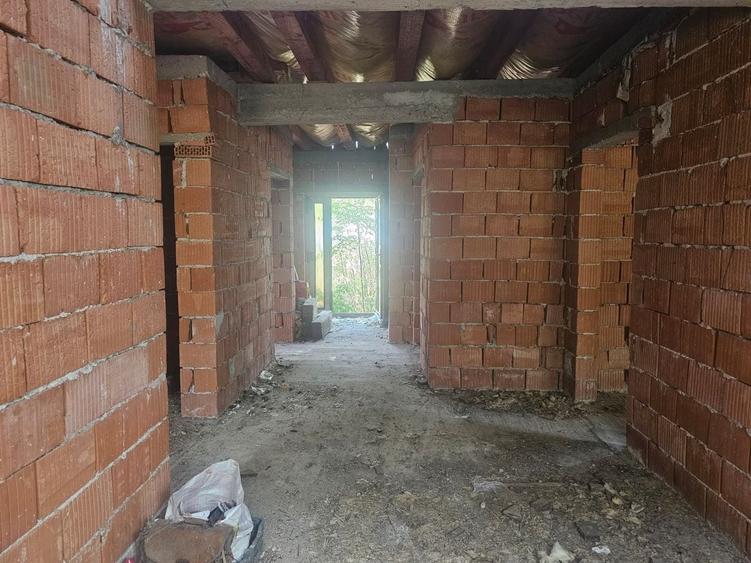Casă individuală cu 3 camere cu Canalizare în Periferie