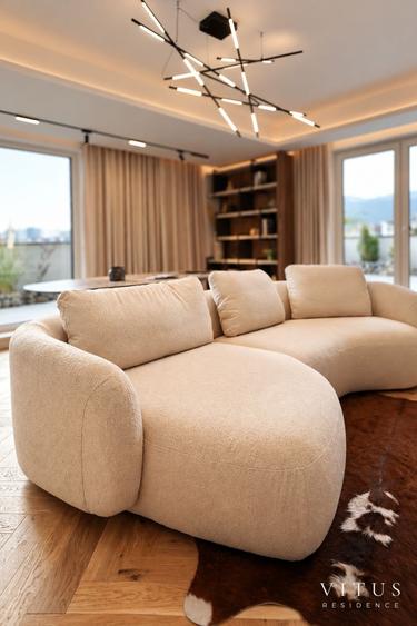 Penthouse cu 4 camere decomandat în Central