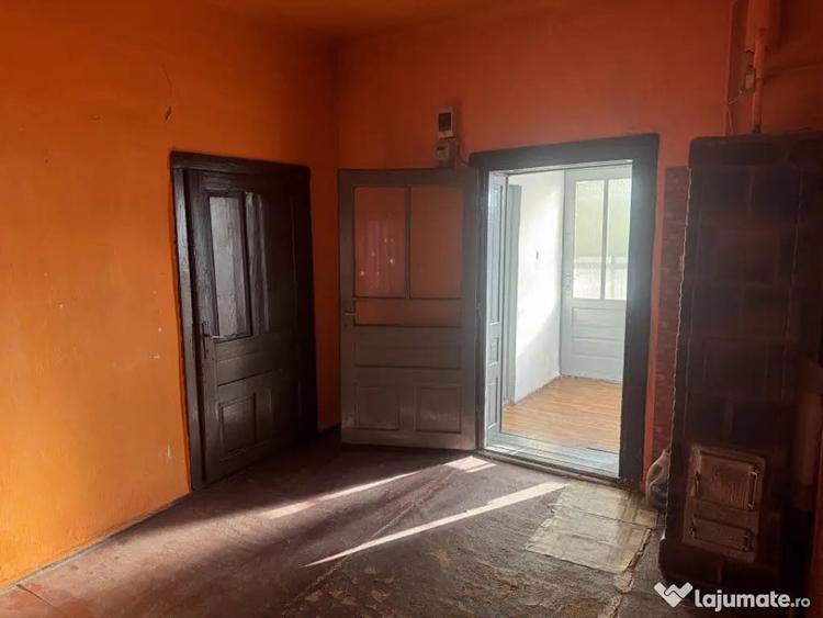 Casă cu 3 camere cu Teren 650 Mp în Central