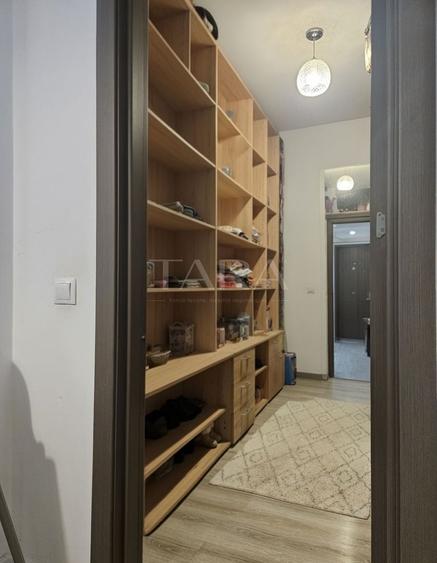 Apartament cu 3 camere decomandat în Dâmbul Rotund