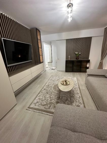 Apartament cu 2 camere decomandat, mobilat în Central