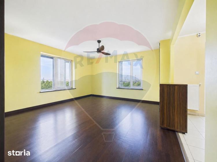 Apartament cu 4 camere decomandat în Văcăresti