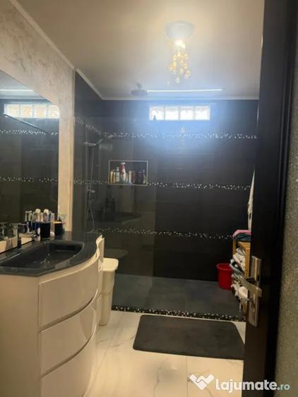 Casă cu 3 camere cu Teren 280 Mp în Central