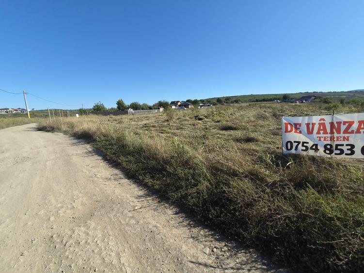 Teren Construcții intravilan de 675 mp, în Bucium