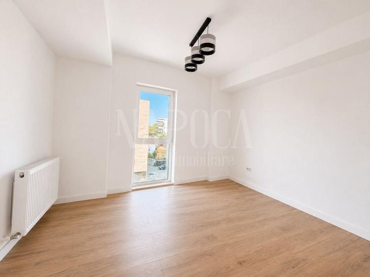 Apartament cu 4 camere semidecomandat în Dâmbul Rotund