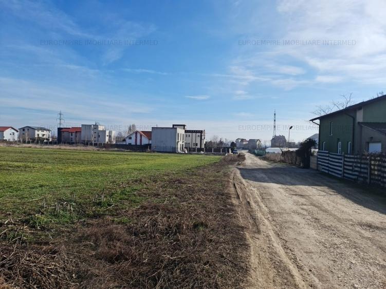 Teren Construcții intravilan de 600 mp, în Nord
